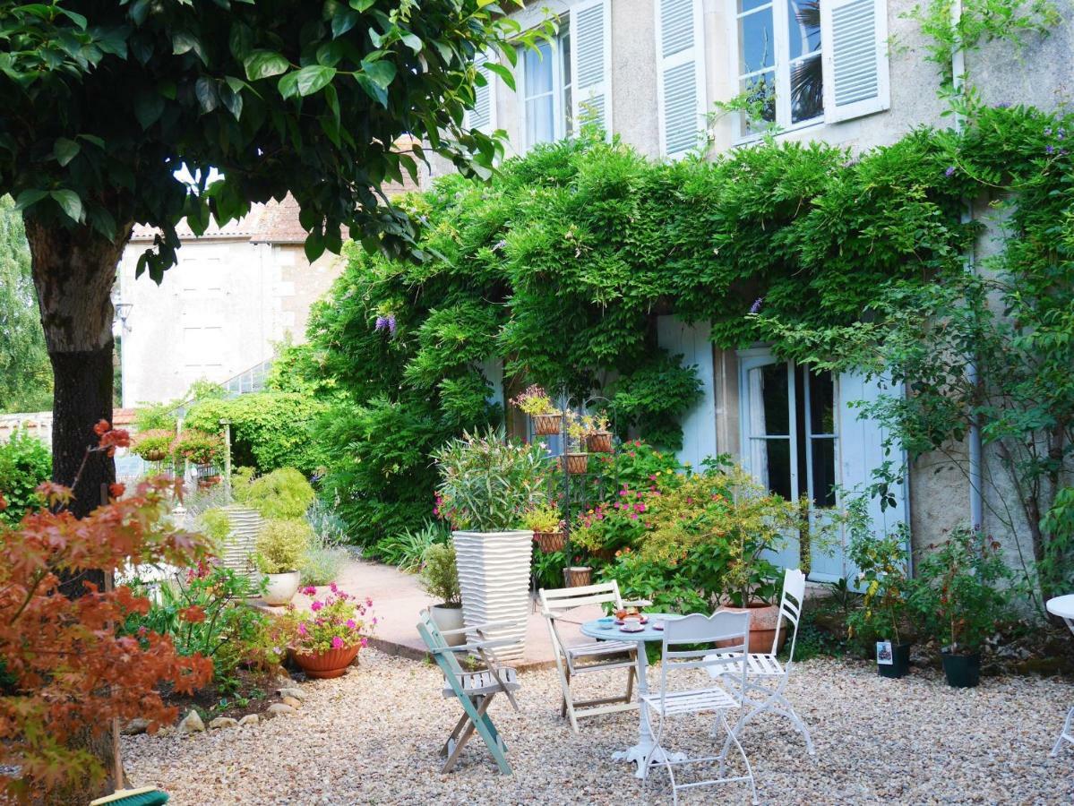 L'Arbre D'Ange Bed & Breakfast Montmorillon Exterior photo