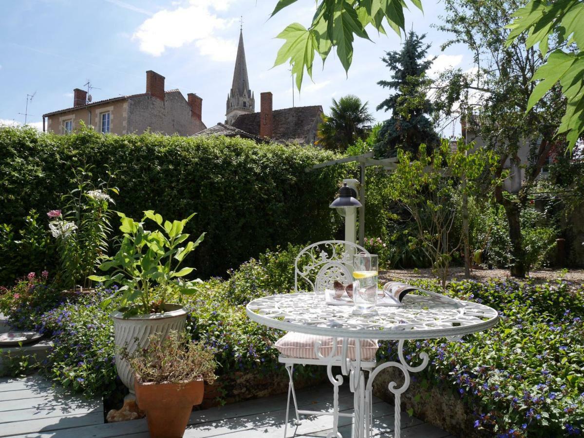 L'Arbre D'Ange Bed & Breakfast Montmorillon Exterior photo