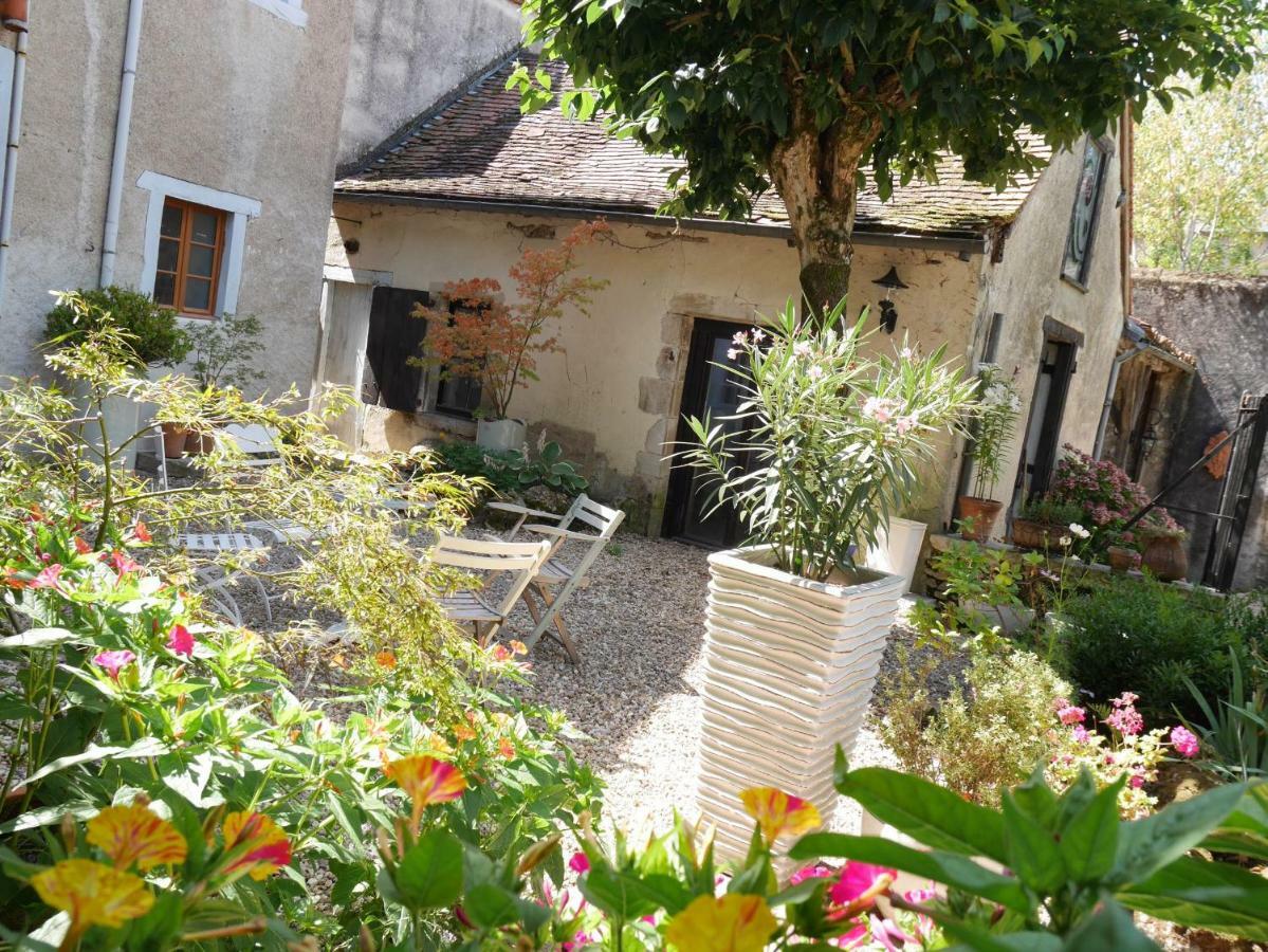 L'Arbre D'Ange Bed & Breakfast Montmorillon Exterior photo